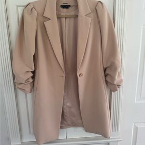 Alice + Olivia Cream Blazer with Ruched Sleeves